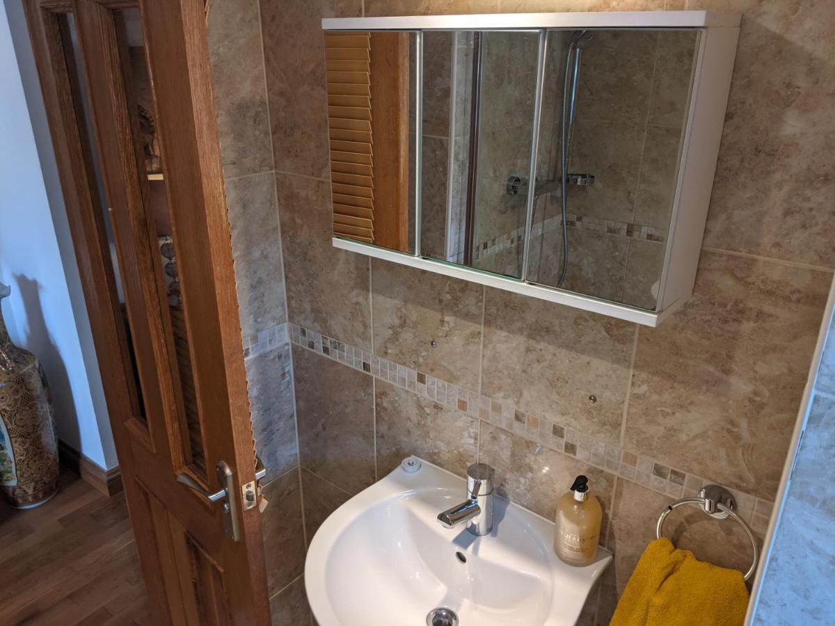 Whitby House Retreat Sleeps 12 Apartment Sleights ภายนอก รูปภาพ