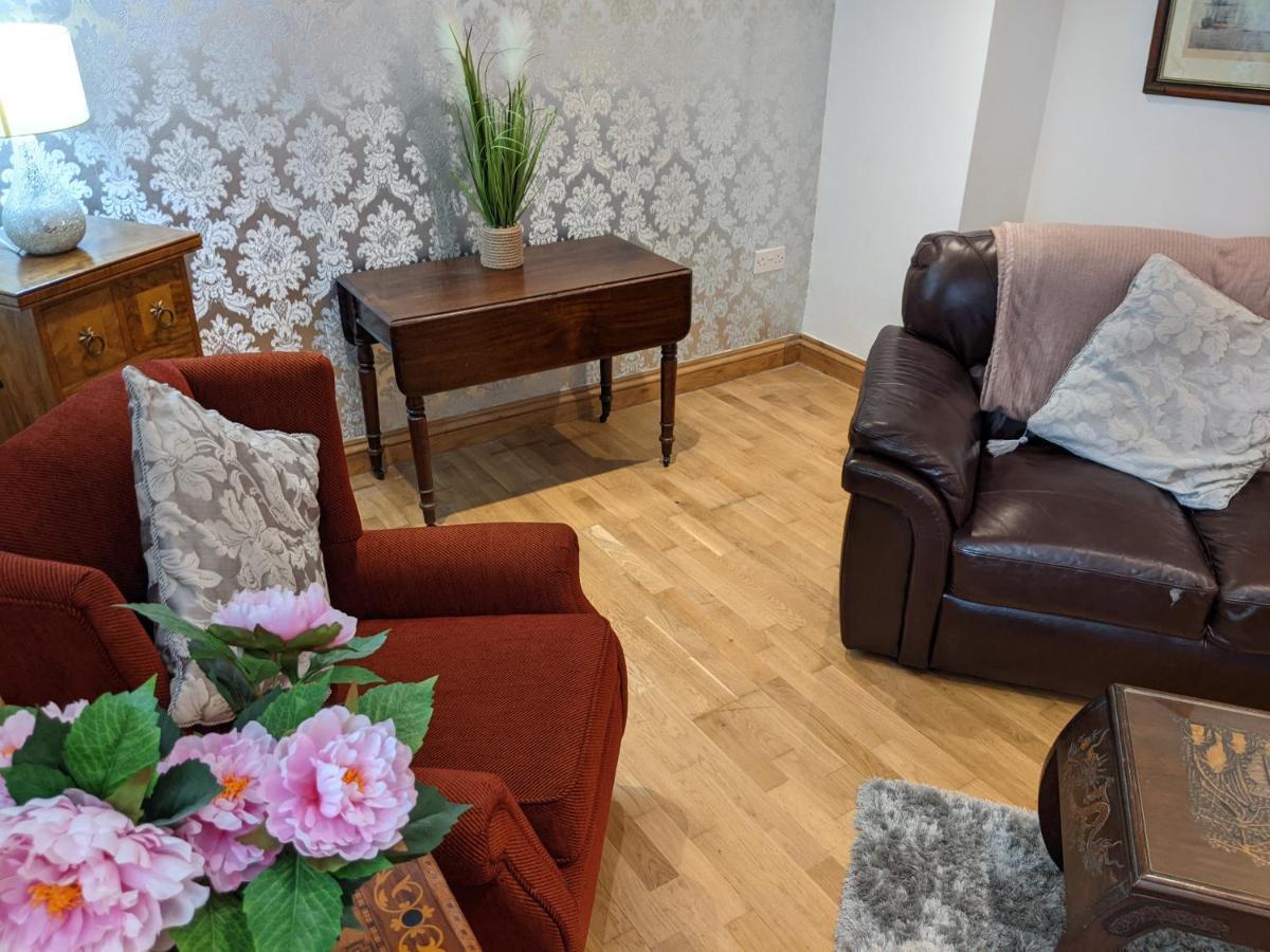 Whitby House Retreat Sleeps 12 Apartment Sleights ภายนอก รูปภาพ