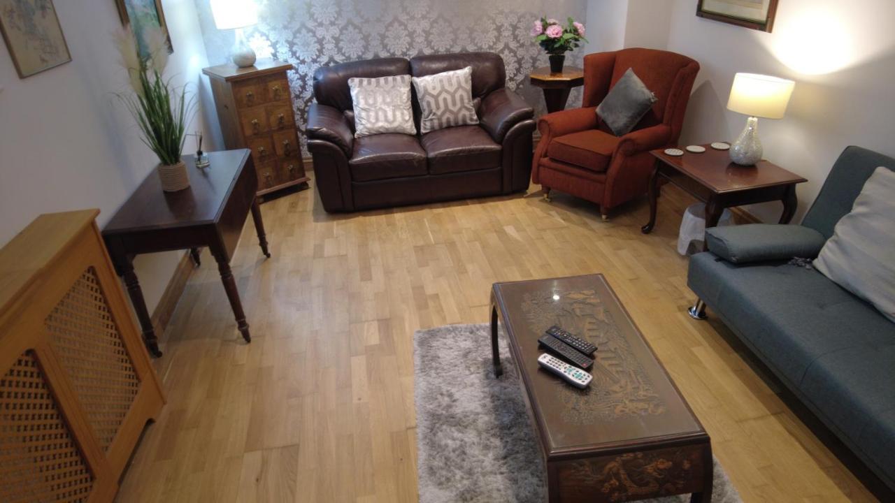 Whitby House Retreat Sleeps 12 Apartment Sleights ภายนอก รูปภาพ