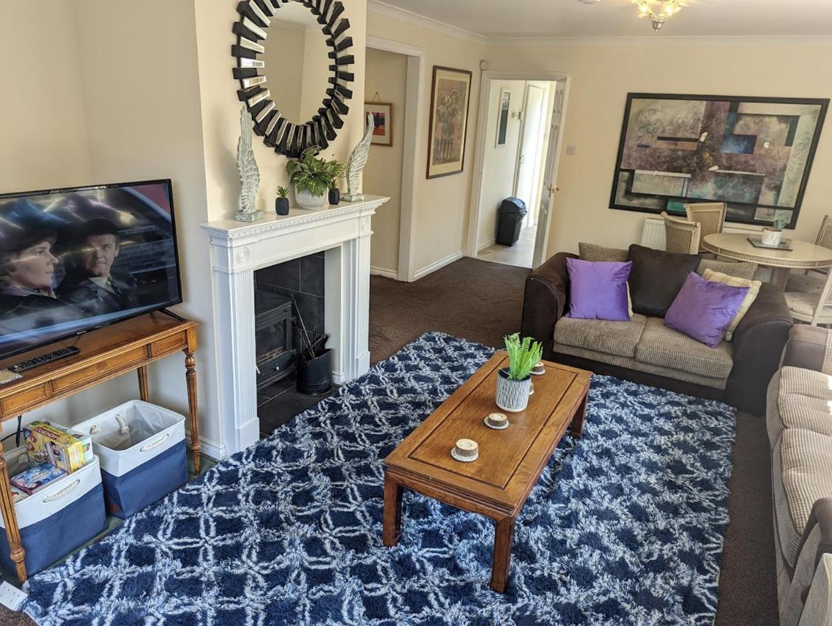 Whitby House Retreat Sleeps 12 Apartment Sleights ภายนอก รูปภาพ