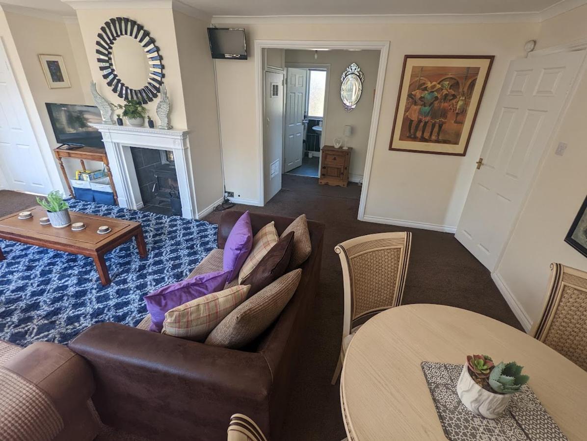 Whitby House Retreat Sleeps 12 Apartment Sleights ภายนอก รูปภาพ